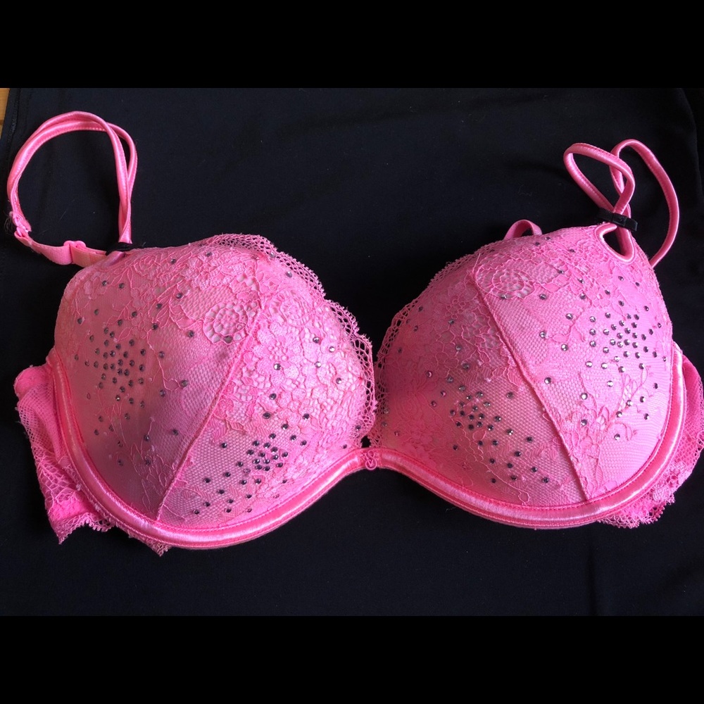 Light Pink Victoria’s Secret Bra